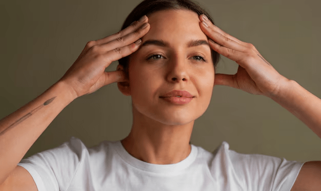 Os Melhores Exercícios para um Rosto Jovem e Tonificado